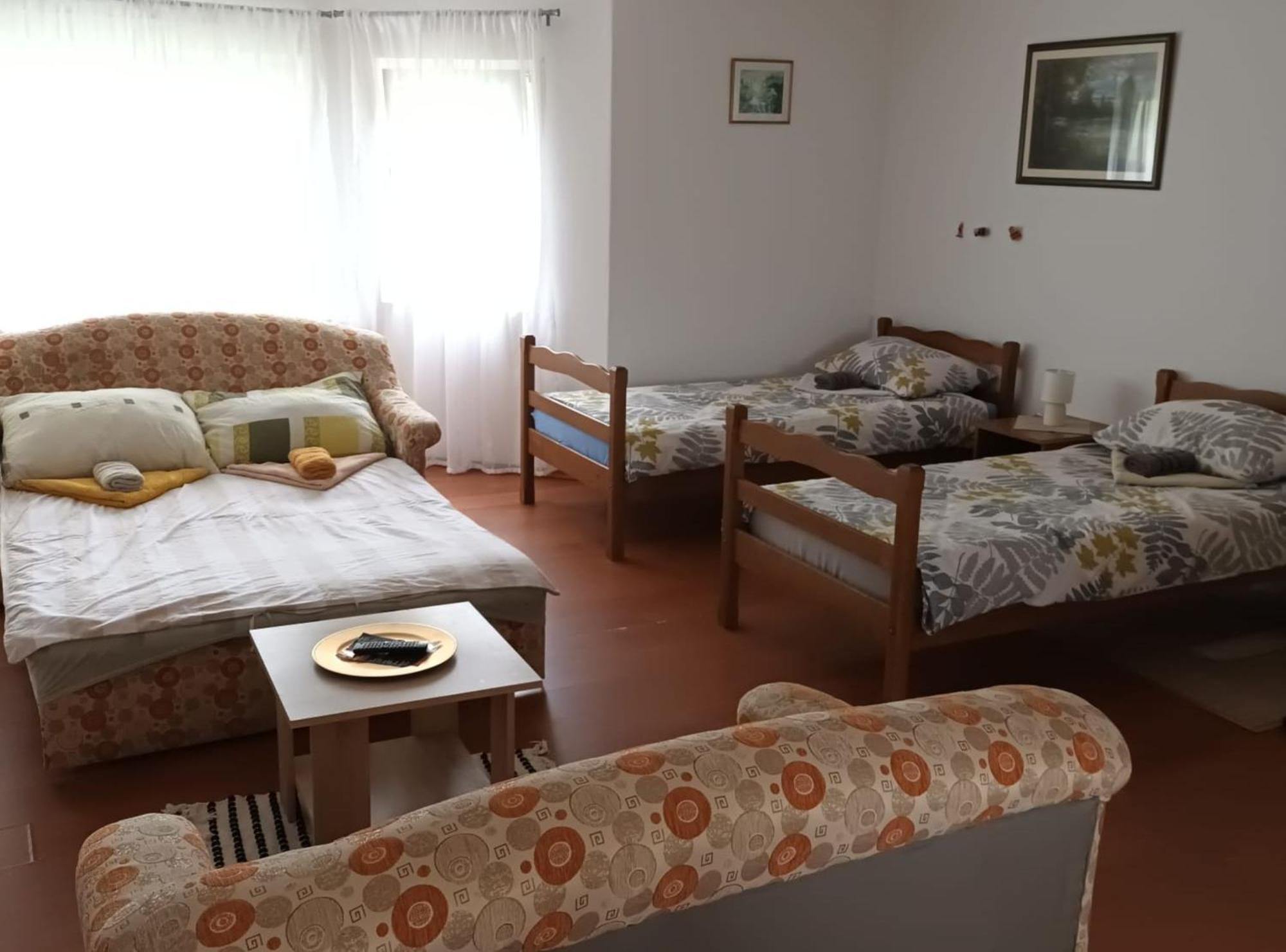 Apartmani Tea I Toni Gradiste Экстерьер фото