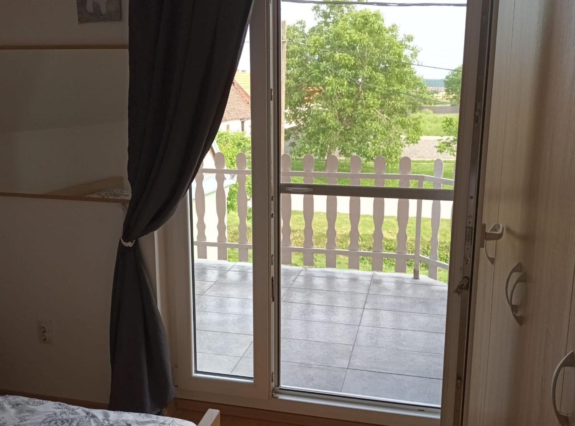 Apartmani Tea I Toni Gradiste Экстерьер фото